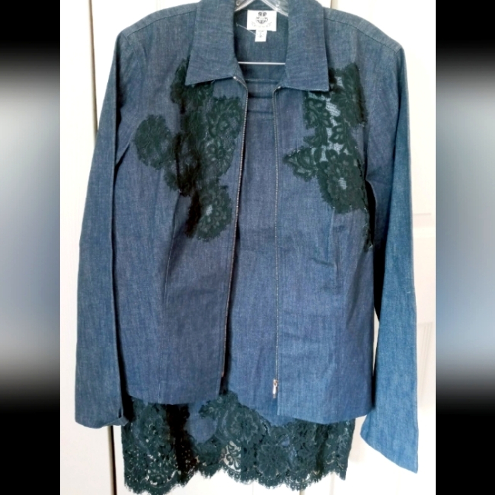 Absolutely gorgeous two piece Holt Renfrew Canada jeans lace size 8 cocktail